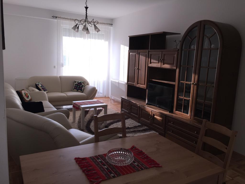 Apartment Gashi Pristina Exteriör bild