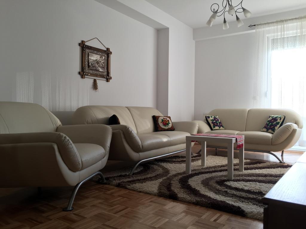 Apartment Gashi Pristina Exteriör bild