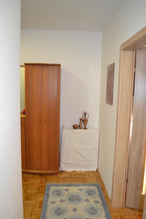 Apartment Gashi Pristina Exteriör bild