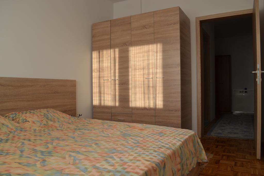 Apartment Gashi Pristina Exteriör bild