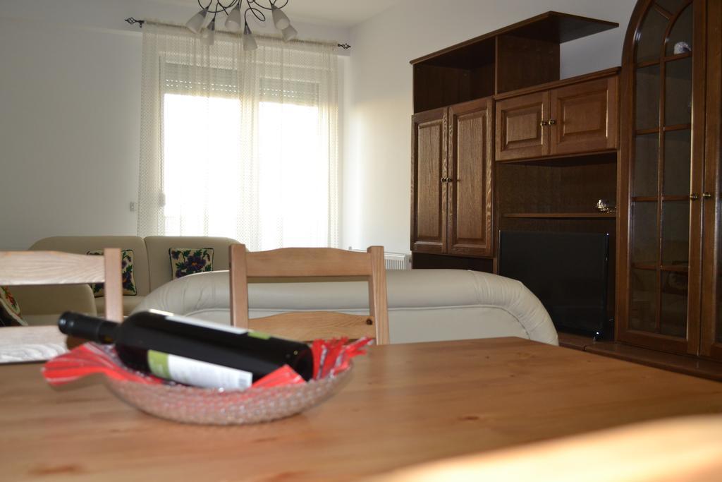 Apartment Gashi Pristina Exteriör bild